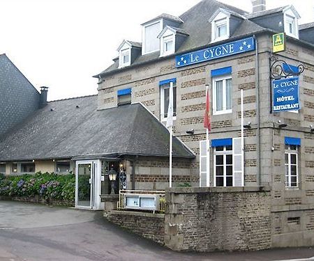 Brit Hotel Le Cygne Saint-Hilaire-du-Harcouët Dış mekan fotoğraf