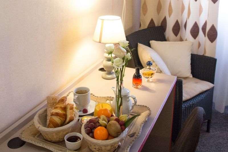 Brit Hotel Le Cygne Saint-Hilaire-du-Harcouët Oda fotoğraf
