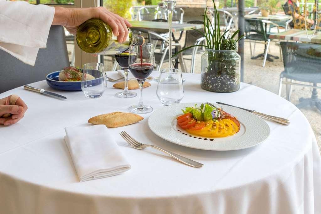 Brit Hotel Le Cygne Saint-Hilaire-du-Harcouët Restoran fotoğraf