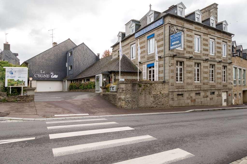 Brit Hotel Le Cygne Saint-Hilaire-du-Harcouët Dış mekan fotoğraf