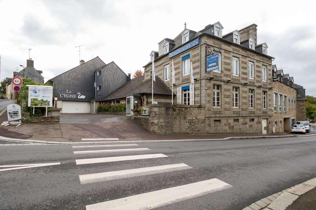 Brit Hotel Le Cygne Saint-Hilaire-du-Harcouët Dış mekan fotoğraf