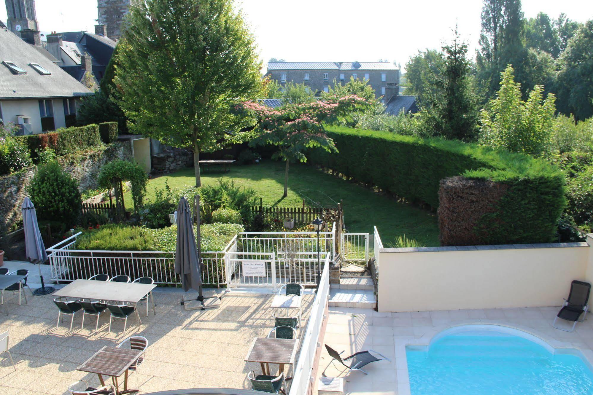 Brit Hotel Le Cygne Saint-Hilaire-du-Harcouët Dış mekan fotoğraf